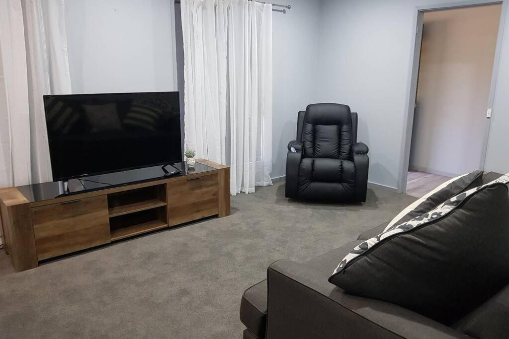 Blue Wren Bnb باثورست المظهر الخارجي الصورة